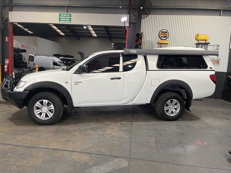 2012 Mitsubishi Triton MN MY13 GLX (4x4) White 5 Speed Manual Club Cab Utility62936663766657111
