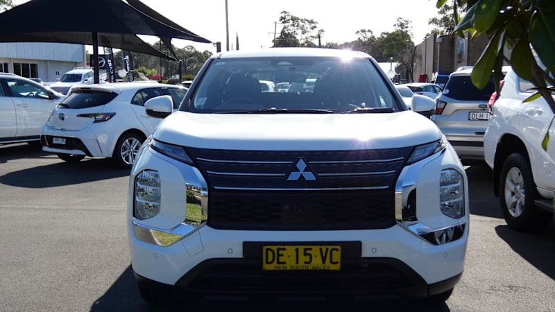 2023 Mitsubishi Outlander ZM MY23 ES 7 Seat (2WD) White 8 Speed CVT Auto 8 Speed Wagon62936663102849112