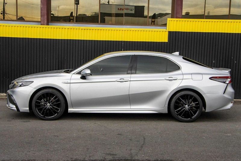 2021 Toyota Camry Axvh70R SX Silver Automatic Selespeed Sedan62882738032770112