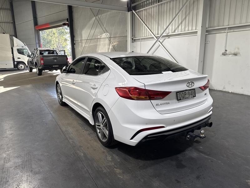 2016 Hyundai Elantra AD SR Turbo White 6 Speed Manual Sedan62933712836737112