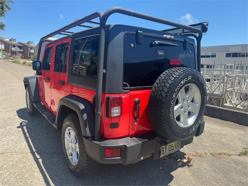 2013 Jeep Wrangler Unlimited JK MY13 Sport (4x4) Red 6 Speed Manual Softtop62937625654274114