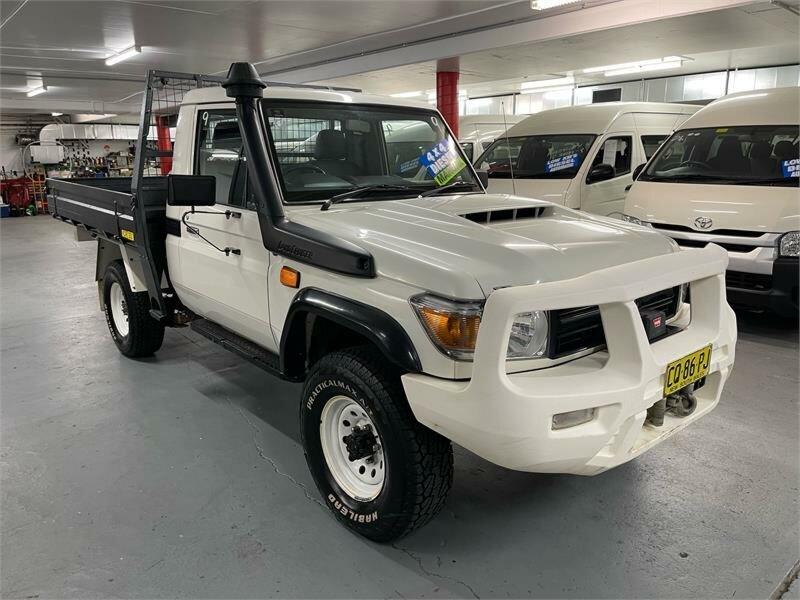 2018 Toyota Landcruiser VDJ79R MY18 Workmate (4x4) White 5 Speed Manual Cab Chassis62934700733699110