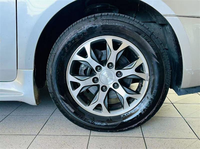 2013 Kia Grand Carnival VQ MY14 SLi Silver 6 Speed Automatic Wagon62932715071617113