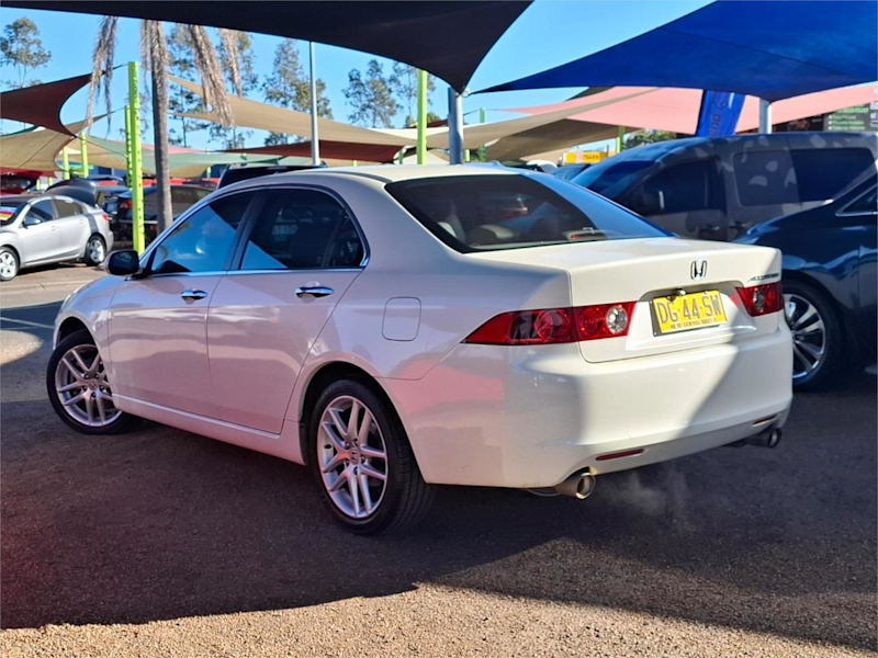 2005 Honda Accord Euro CL Luxury White 5 Speed Automatic Sedan62933706805123113