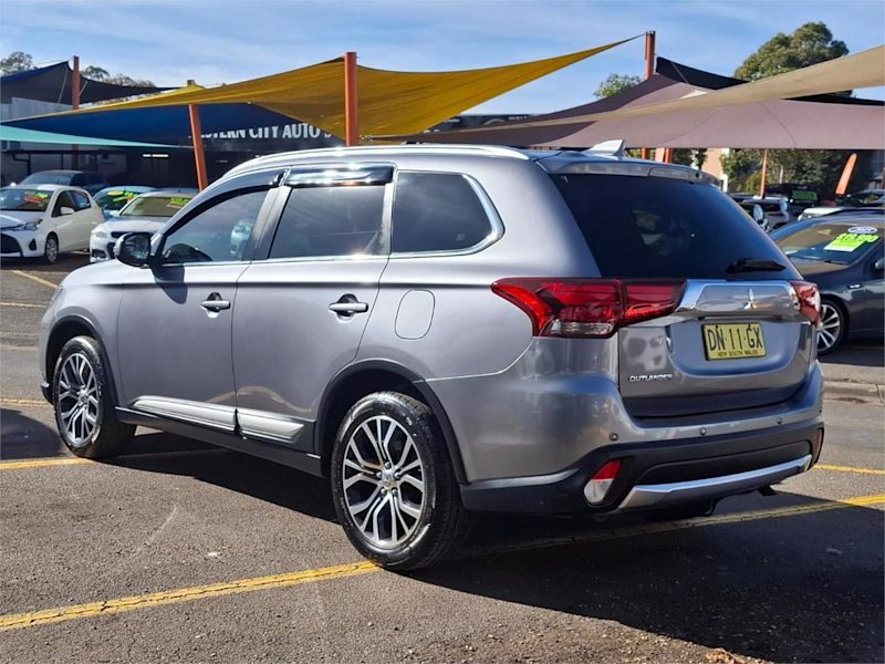 2017 Mitsubishi Outlander ZK MY17 LS 2WD Safety Pack Iron Bark Grey 6 Speed Constant Variable Wagon62882772305281114