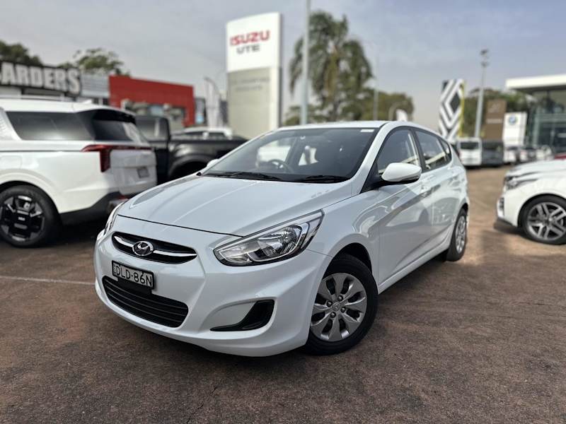 2016 Hyundai Accent RB4 MY16 Active White 6 Speed CVT Auto Sequential Hatchback62933713121666110