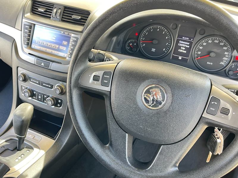 HOLDEN COMMODORE 2012 SERIES II AUTOMATIC SUPER LOW 123,651 KMS LOGBOOKS AUG 2025 REG *5YR WARRANTY*62934700174979113