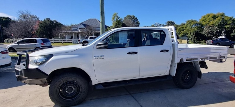 2019 Toyota Hilux (No Series) SR Glacier White 6 Speed Manual Dual Cab Chassis62935685835010113