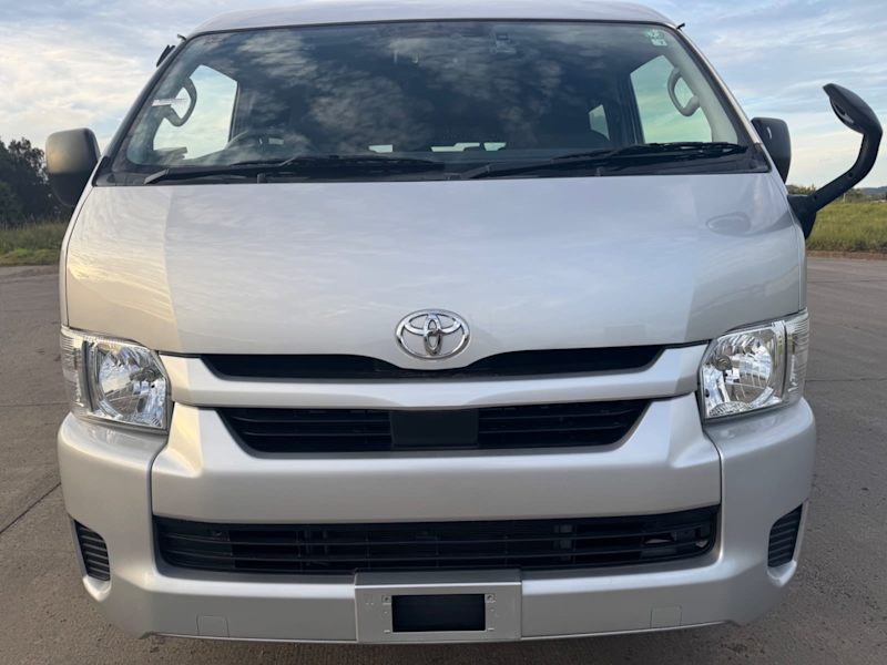 2020 TOYOTA HIACE, WIDE body LWB, 2.7 petrol, 6-speed auto!!62937624293378112