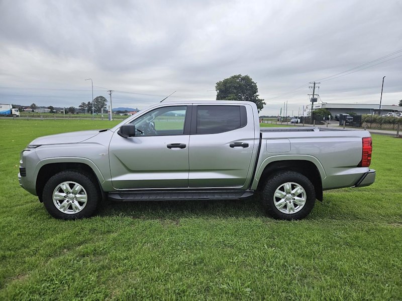 2024 Mitsubishi Triton MV MY24.5 GLX+ Pick-up Double Cab 4x4 Silver 6 Speed Sports Automatic Utility62935686073219113