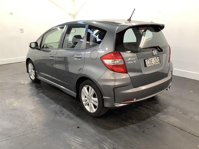 2013 Honda Jazz GE MY12 Vibe-S Grey 5 Speed Automatic Hatchback62934697860354112