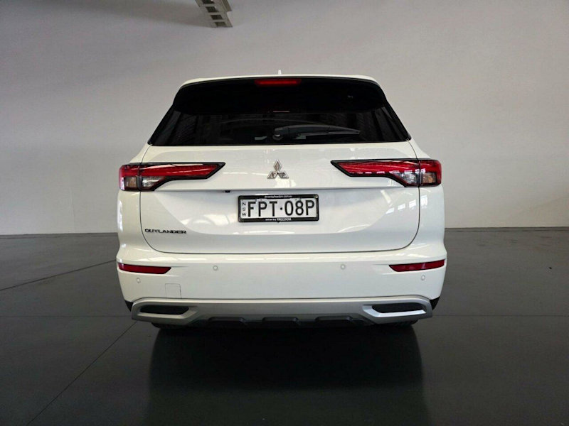 2022 Mitsubishi Outlander ZM MY23 LS Wagon 7st 5dr CVT 8sp 2WD 710kg 2.5i White Automatic Wagon62885349082625113