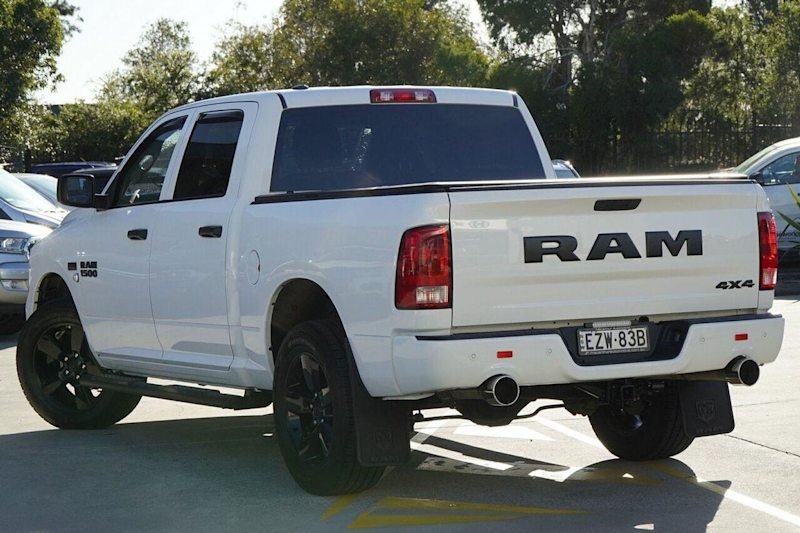 2023 Ram 1500 DS MY23 Express Crew Cab SWB White 8 Speed Automatic Utility62934700462721112