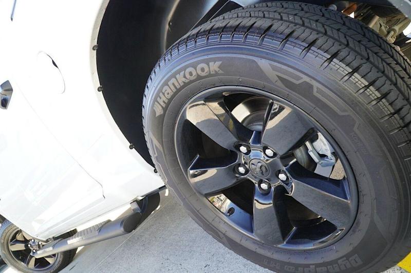 2023 Ram 1500 DS MY23 Express Crew Cab SWB White 8 Speed Automatic Utility62934700462721113