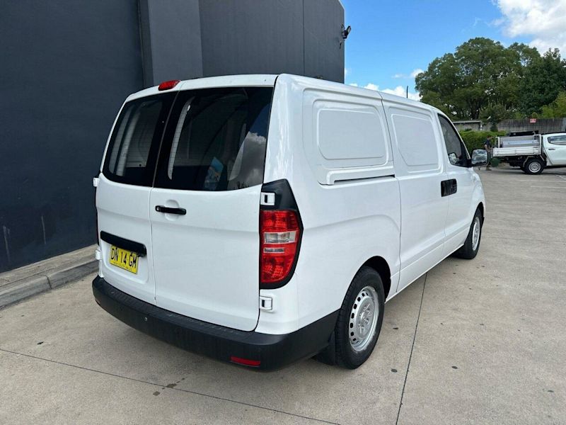 2013 Hyundai iLOAD TQ2-V MY13 White 5 Speed Automatic Van62935690417155113