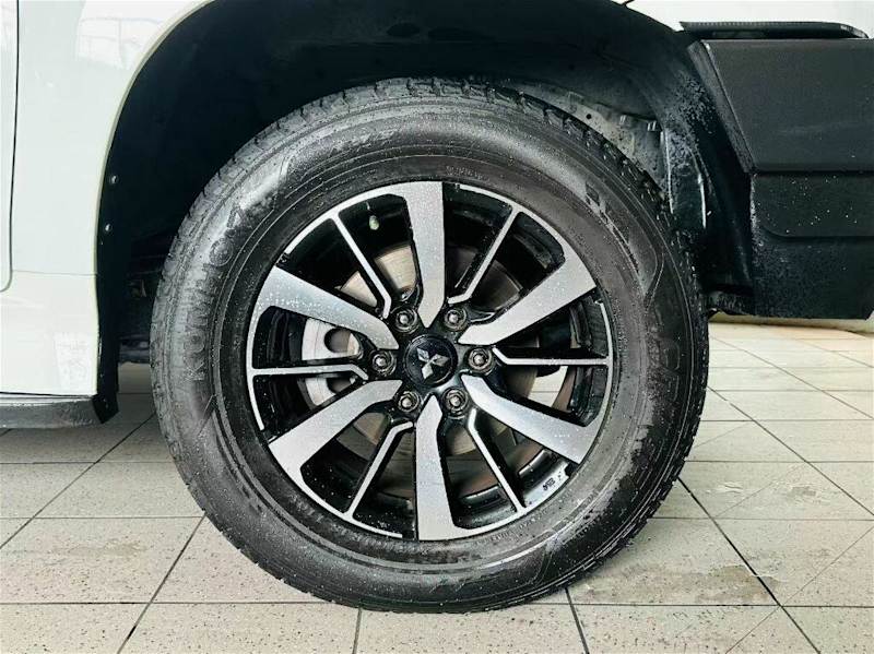 2016 Mitsubishi Pajero Sport MY16 Exceed (4x4) 7 Seat White 8 Speed Automatic Wagon62933710860801113