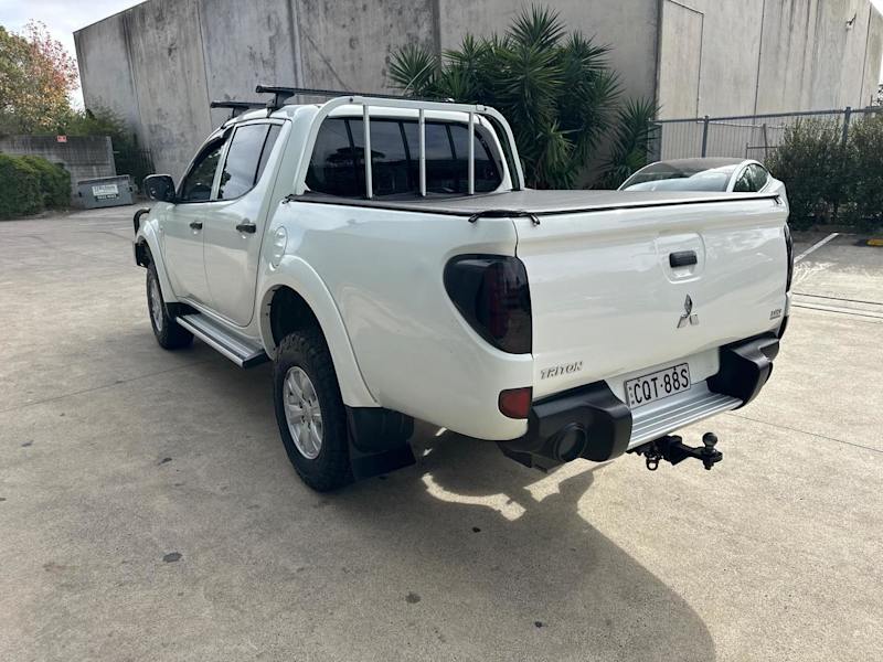 2013 Mitsubishi Triton MN MY13 GLX Double Cab White 4 Speed Sports Automatic Utility62935689860225114