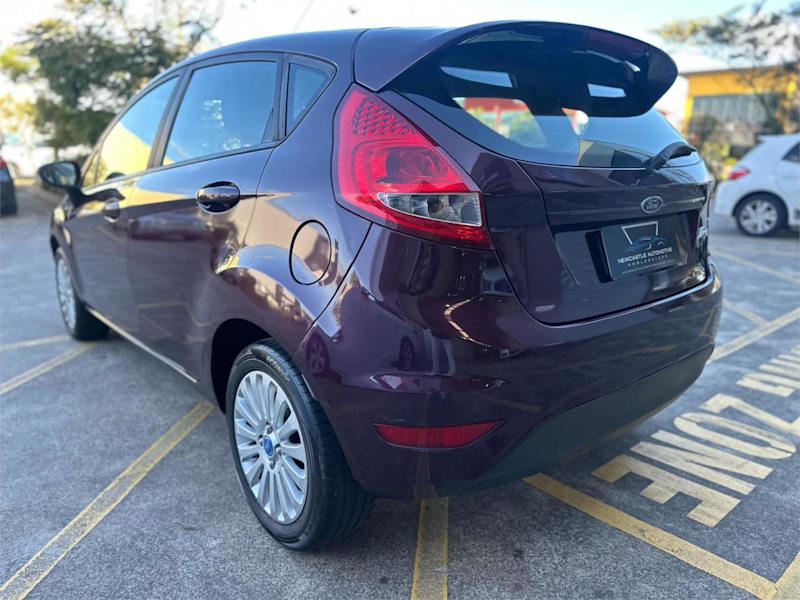 2010 Ford Fiesta WT LX Purple 6 Speed Automatic Hatchback62934699755011114
