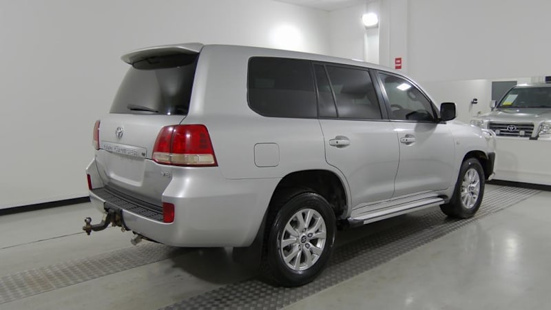 2010 Toyota Landcruiser VDJ200R VX (4x4) Silver 6 Speed Automatic Wagon62934705924609112