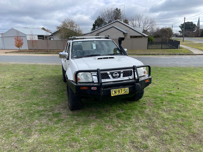 2014 NISSAN NAVARA ST-R (4x4)63437623523970111