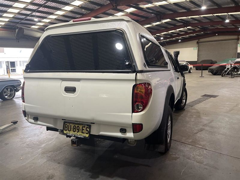 2012 Mitsubishi Triton MN MY13 GLX (4x4) White 5 Speed Manual Club Cab Utility62936663766657114