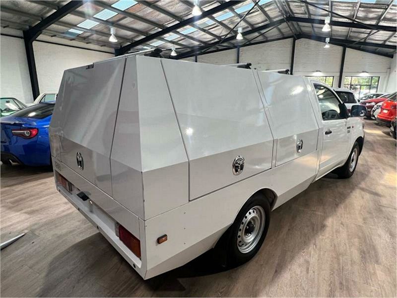 2015 Toyota Hilux TGN16R MY14 Workmate 4x2 Solid White 5 Speed Manual Cab Chassis62940490327810112
