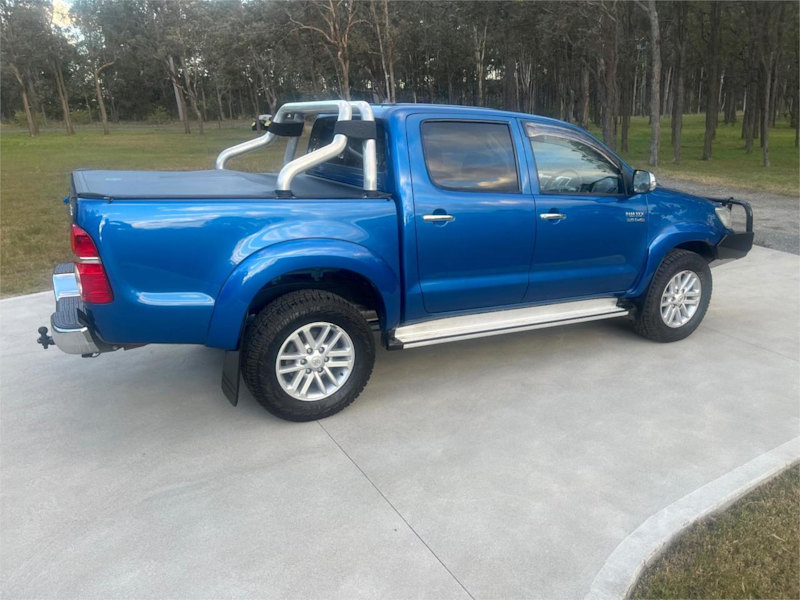 2014 Toyota Hilux KUN26R MY14 SR5 Double Cab Blue 5 Speed Manual Utility62936661308545111