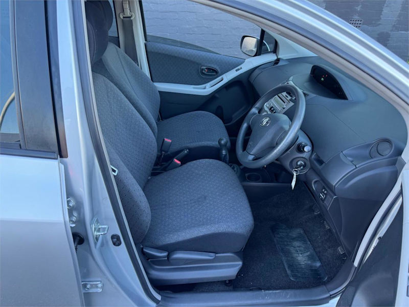 2009 Toyota Yaris NCP90R 08 Upgrade YR Silver, Chrome 5 Speed Manual Hatchback62934704356866114