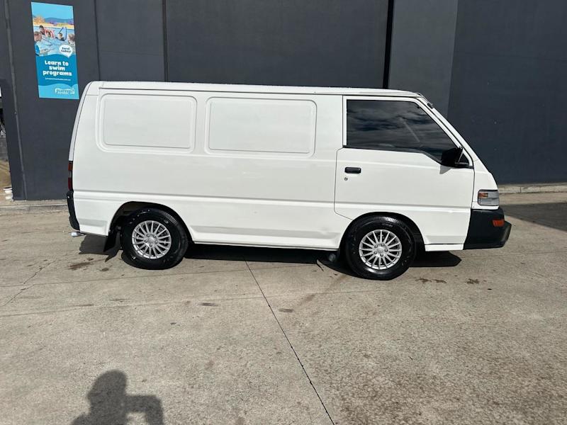 2009 Mitsubishi Express SJ MY09 SWB White 5 Speed Manual Van62934704660994111