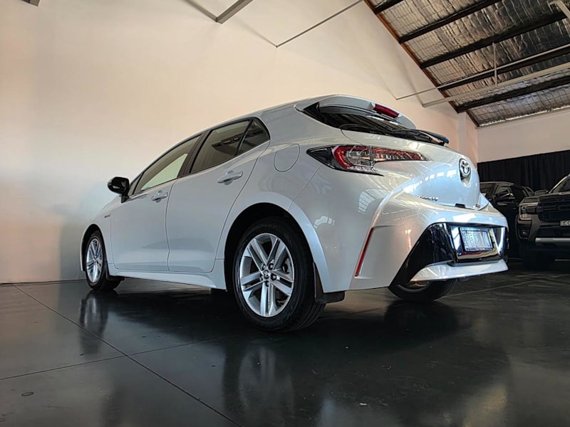 2021 Toyota Corolla ZWE211R Ascent Sport Hybrid Hatchback 5dr E-CVT 1sp 1.8i/53k Pearl White62933712207746112