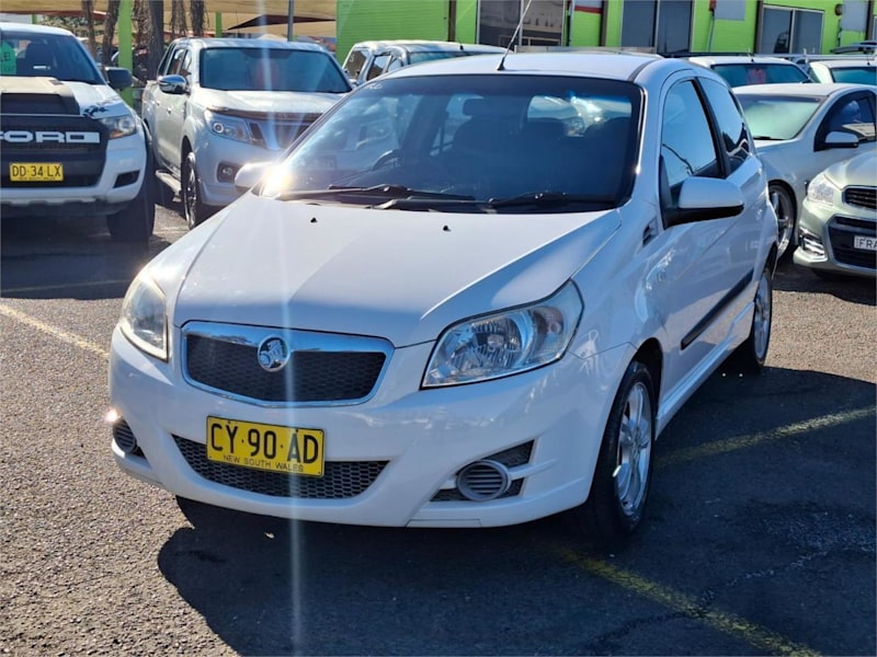 2010 Holden Barina TK MY10 White 5 Speed Manual Hatchback62936662746754112