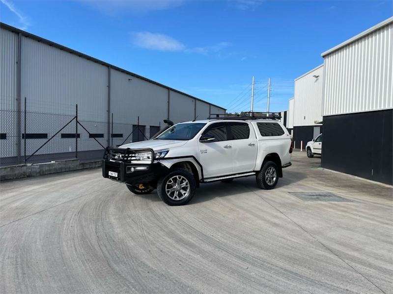 2015 Toyota Hilux GUN126R SR5 (4x4) White 6 Speed Manual Dual Cab Utility62933714839171112