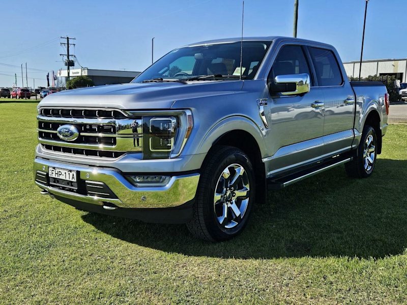 2023 Ford F150 2023MY Lariat Pickup Crew Cab SWB 4x4 Silver 10 Speed Automatic Utility62934695578754113