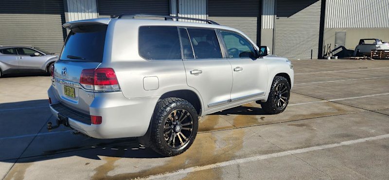2017 Toyota Landcruiser VDJ200R Sahara Silver 6 Speed Sports Automatic Wagon62937624493059114