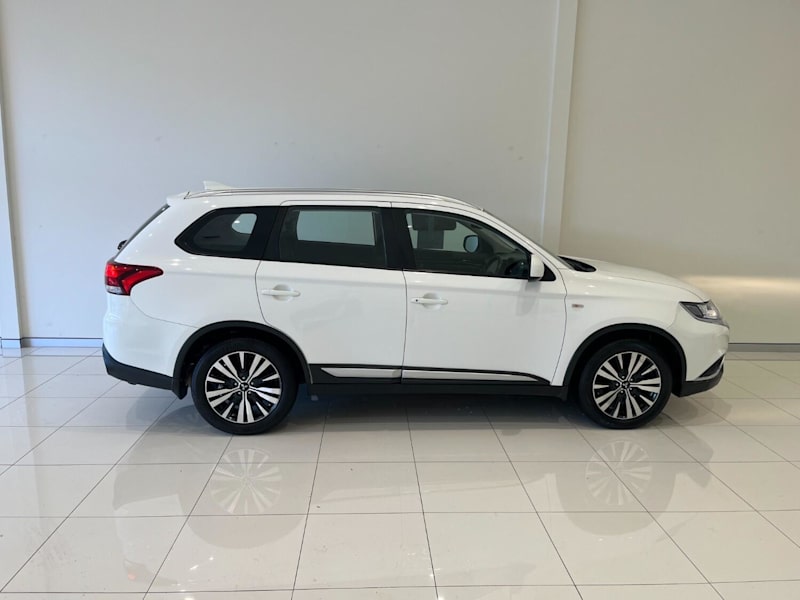 2018 Mitsubishi Outlander ZL MY19 ES 2WD ADAS White 6 Speed Constant Variable Wagon62937622621699111