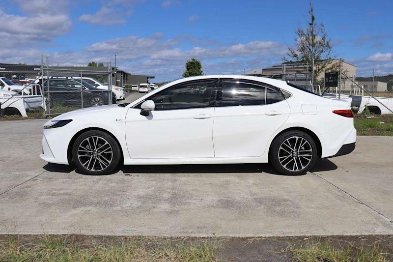 2024 Toyota Camry Axvh80R SL Glacier White Automatic Selespeed Sedan62936659509121114