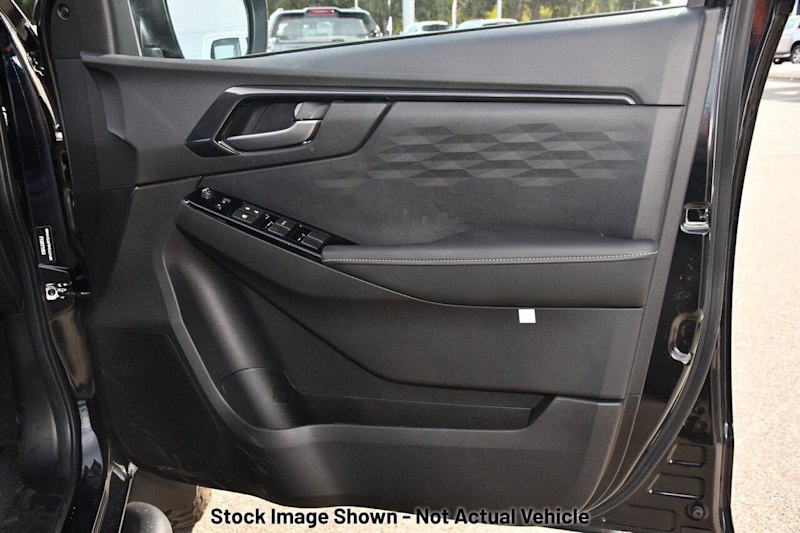 2025 Isuzu D-MAX RG MY24 BLADE Crew Cab Granite Grey 6 Speed Sports Automatic Utility62934707858946114