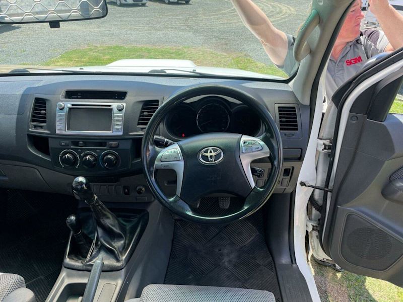 2013 Toyota Hilux SR 4x4 -Located in Macksville south of Coffs Harbour62936661048193114