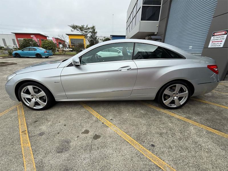 2009 Mercedes-Benz E250 207 CGI Elegance Silver 5 Speed Automatic Coupe62886406517378113