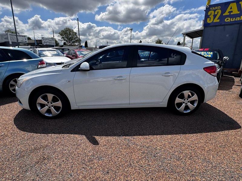 2014 Holden Cruze JH Series II MY14 Equipe White Pearl 6 Speed Sports Automatic Hatchback62933707532417113