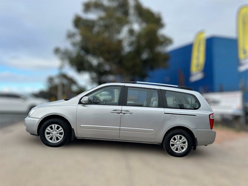 2011 Kia Grand Carnival Si VQ MY11 Silver Automatic Wagon62935682593155114