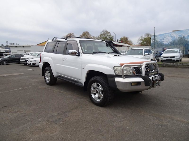 2004 Nissan Patrol GU IV MY05 ST-L White 4 Speed Automatic Wagon62934704446593110