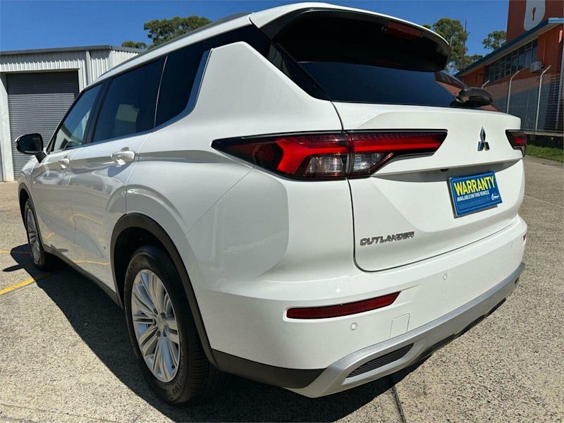 2023 Mitsubishi Outlander ZM MY23 LS 2WD White 8 Speed Constant Variable Wagon62935688396801114
