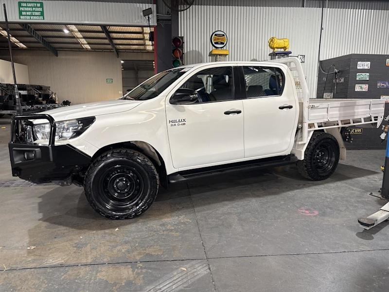 2018 Toyota Hilux GUN126R MY17 SR (4x4) White 6 Speed Automatic Dual Cab Chassis62938584110978111