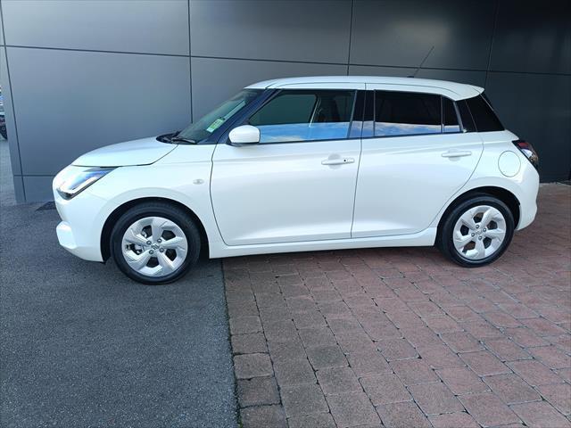 2024 Suzuki Swift Hybrid Plus White Automatic Hatchback62937625468546111