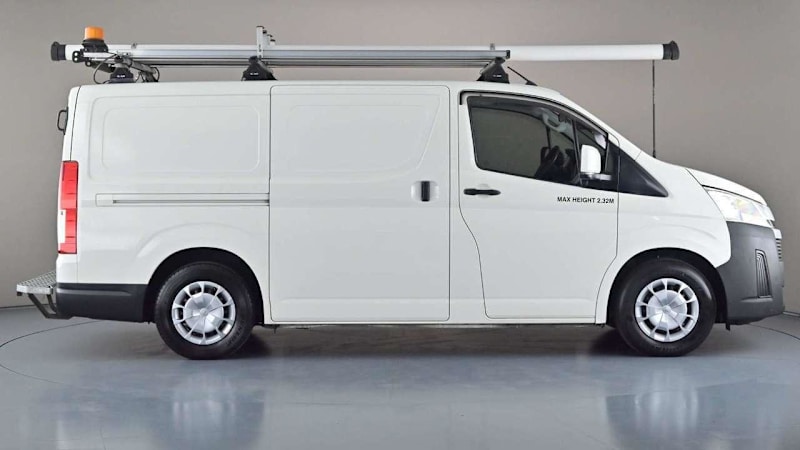 TOYOTA HIACE LWB 201962937626263171112