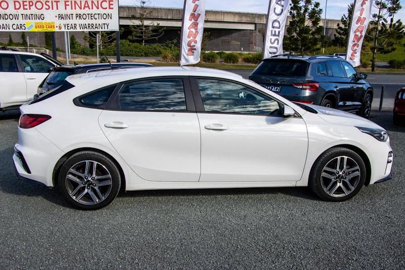2019 Kia Cerato BD MY19 S White 6 Speed Manual Hatchback62885349449602114
