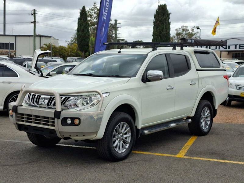 2016 Mitsubishi Triton MQ MY16 GLX Club Cab White 6 Speed Manual Cab Chassis62935689436161112