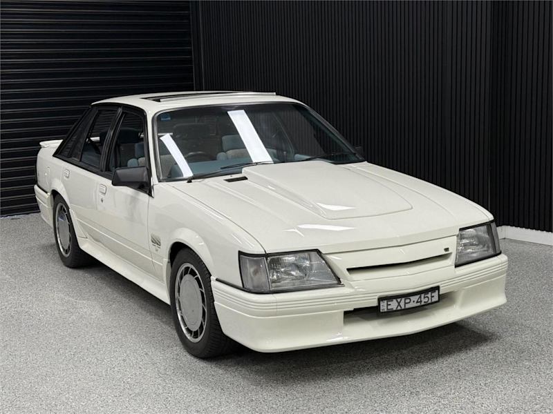 1985 Holden Commodore VK SS White 5 Speed Manual Sedan62934702642817112