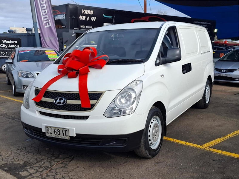 2010 Hyundai iLOAD TQ-V White 5 Speed Sports Automatic Van62937626357891112